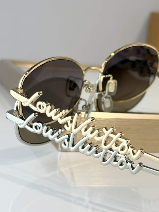 Picture of Louis Vuitton Sunglasses _SKUfw79683820fw